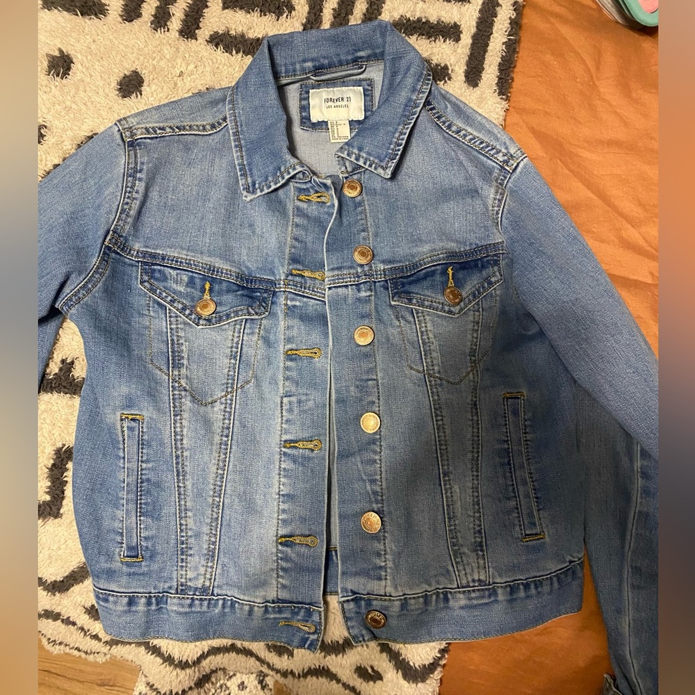 Forever 21 jean jacket size small